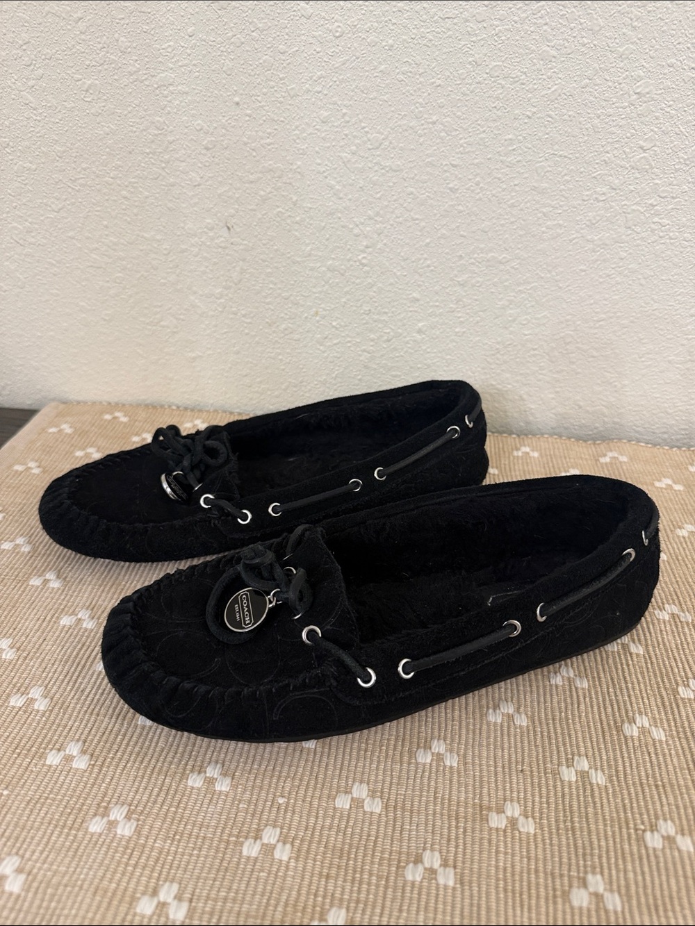Coach Antonia Black Suede Signature Embossed Fur Lined Moccasin Loafers Size 7.5 - Picture 13 of 14